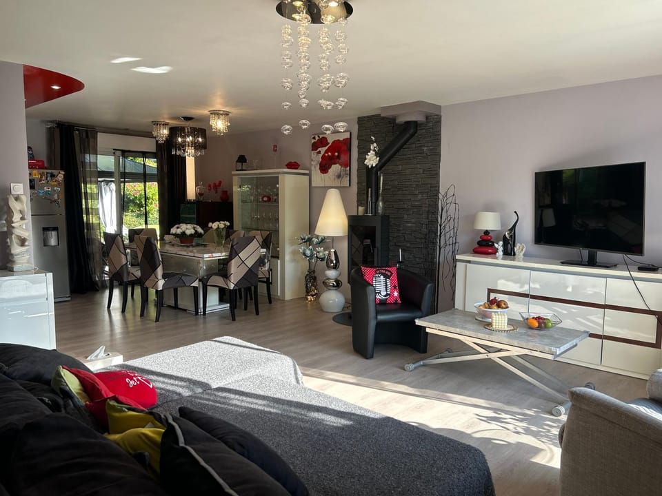 Communal lounge/ TV room