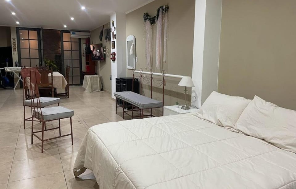 Bed, Living room, Photo of the whole room, Seating area, Dining area, Bedroom