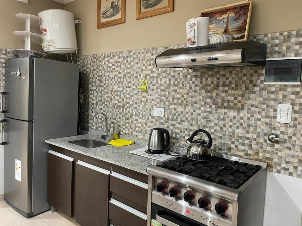 Coffee/tea facilities, Kitchen or kitchenette, dishwasher, minibar, oven, pet friendly, stove, toaster