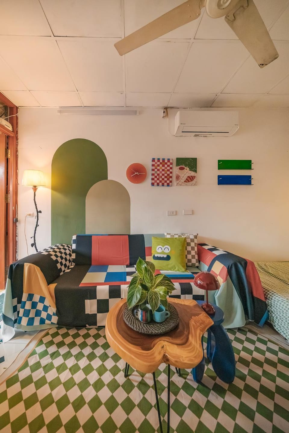 Living room, Seating area, fireplace