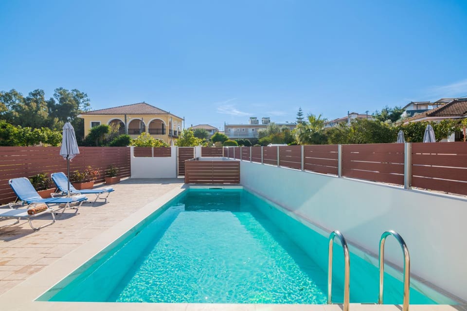 Swimming pool, Swimming pool