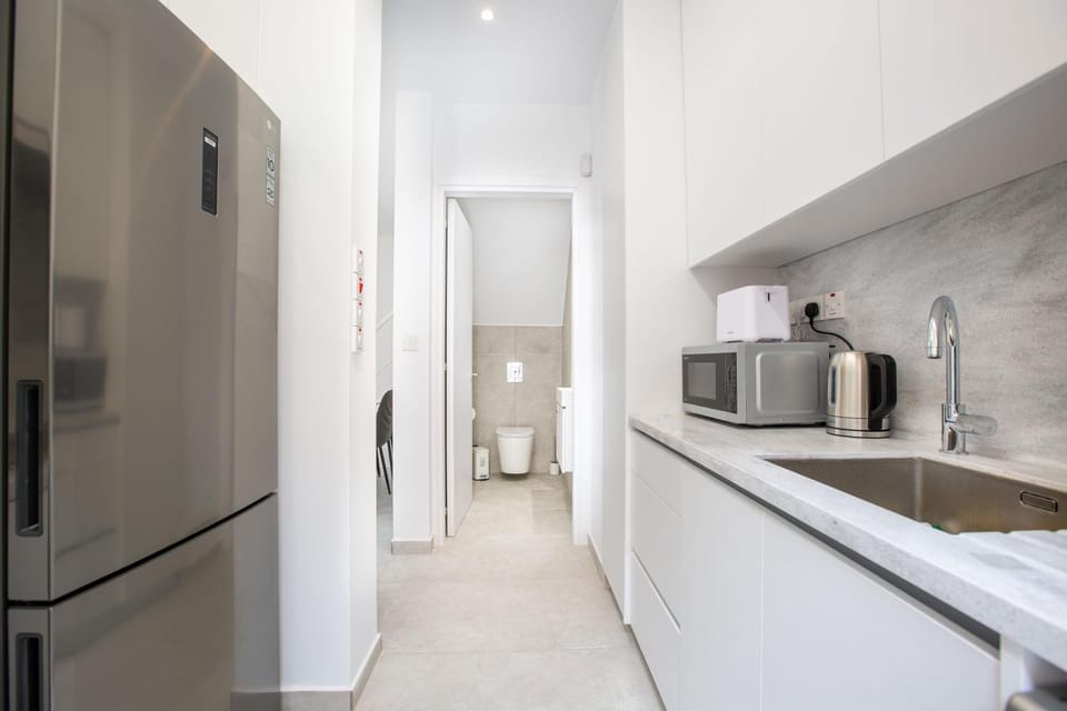 Toilet, kitchen