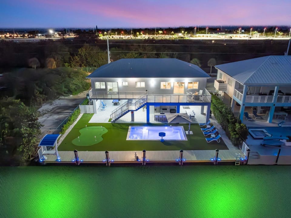 Surfstream Edge Villa in Marathon