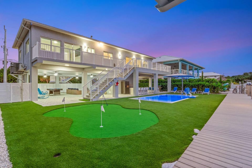 Surfstream Edge Villa in Marathon