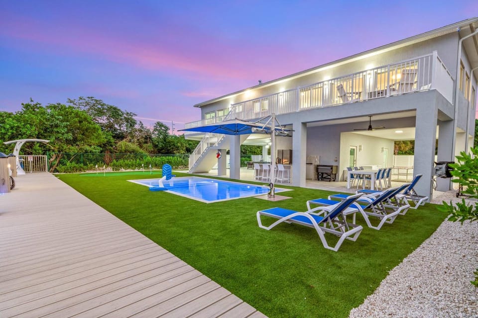 Surfstream Edge Villa in Marathon