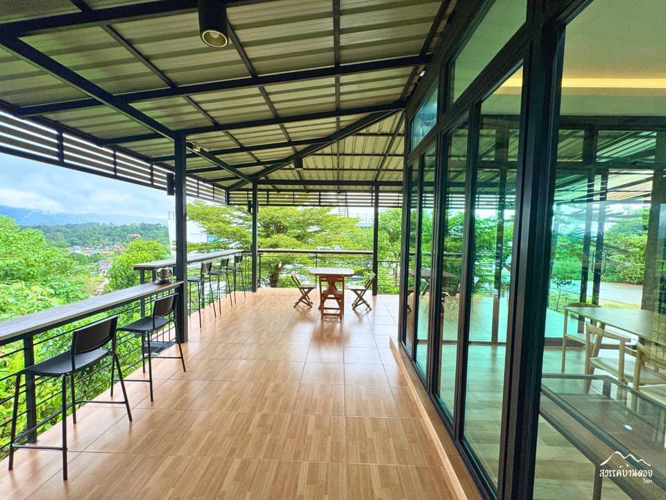 Natural landscape, View (from property/room), Balcony/Terrace, Seating area, Mountain view