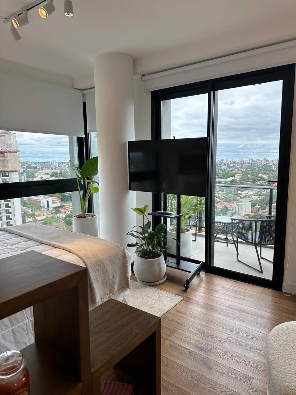 Bed, Natural landscape, TV and multimedia, Balcony/Terrace, Photo of the whole room, Bedroom
