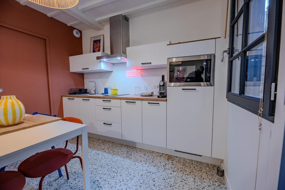 Kitchen or kitchenette
