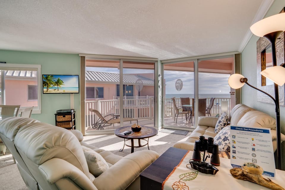 Beach Front Bliss at Anna Maria Island Club 40 Apartment in Bradenton Beach