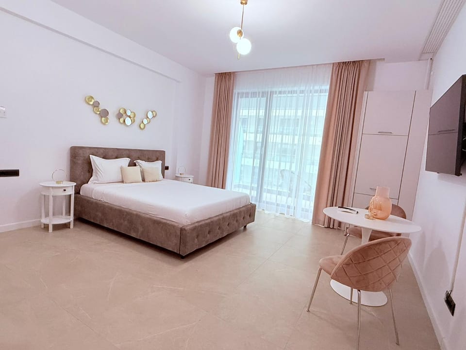 Bed, Dining area