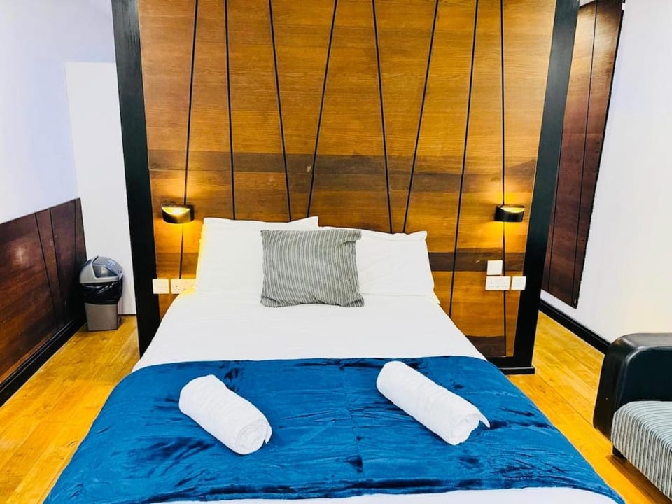 Studio one bedroom flat in great location Apartment in London