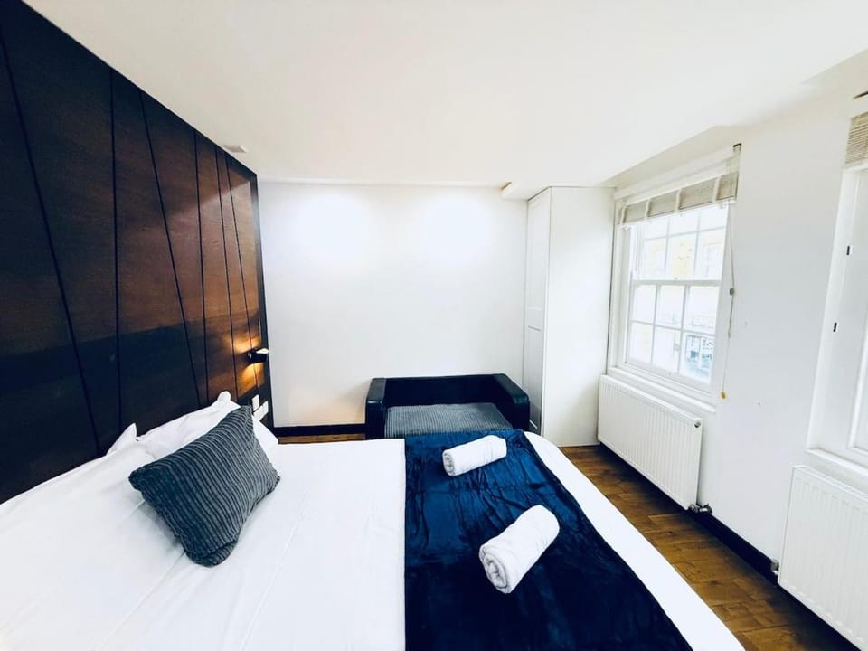 Studio one bedroom flat in great location Apartment in London