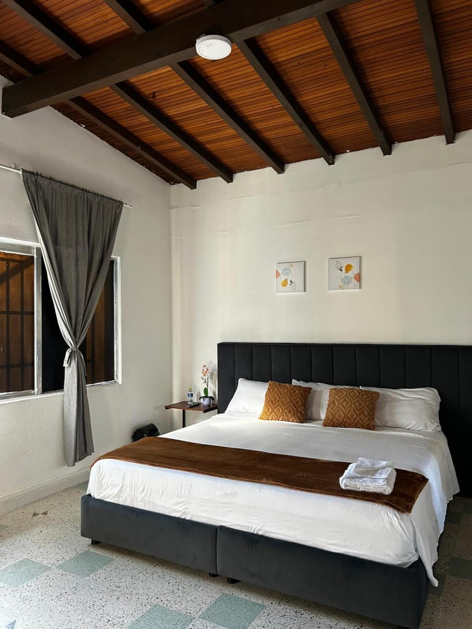 Bed, Photo of the whole room