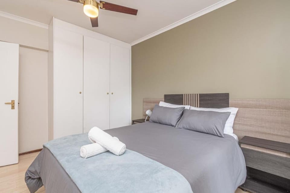 Work and vacation combined - Solar - No blackouts! Apartment in Sandton