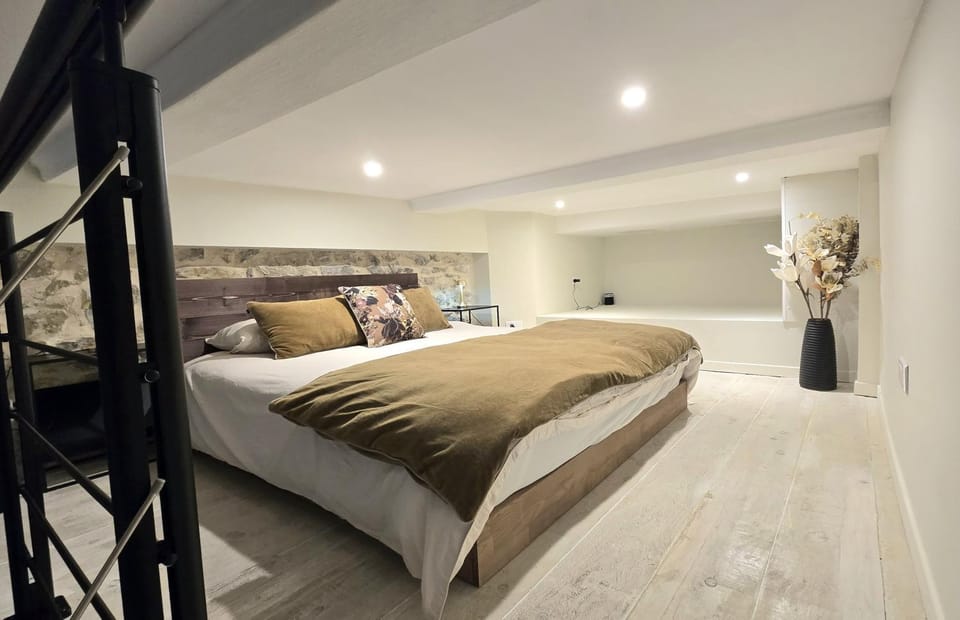 ECRIN- Studio Mezzanine, Clim, Parking, 150 m port Apartment in La Ciotat