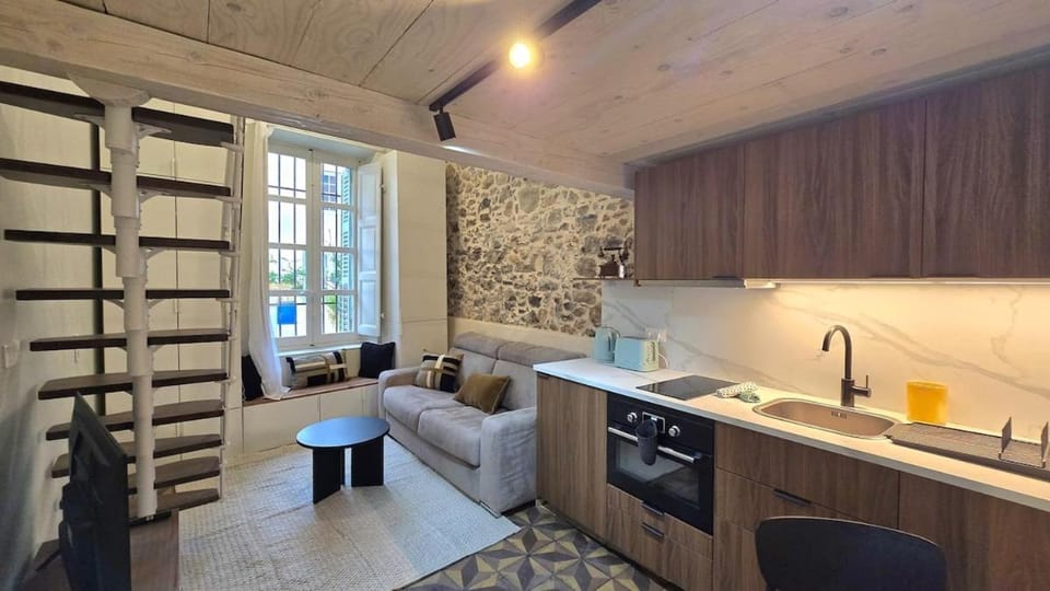 ECRIN- Studio Mezzanine, Clim, Parking, 150 m port Apartment in La Ciotat