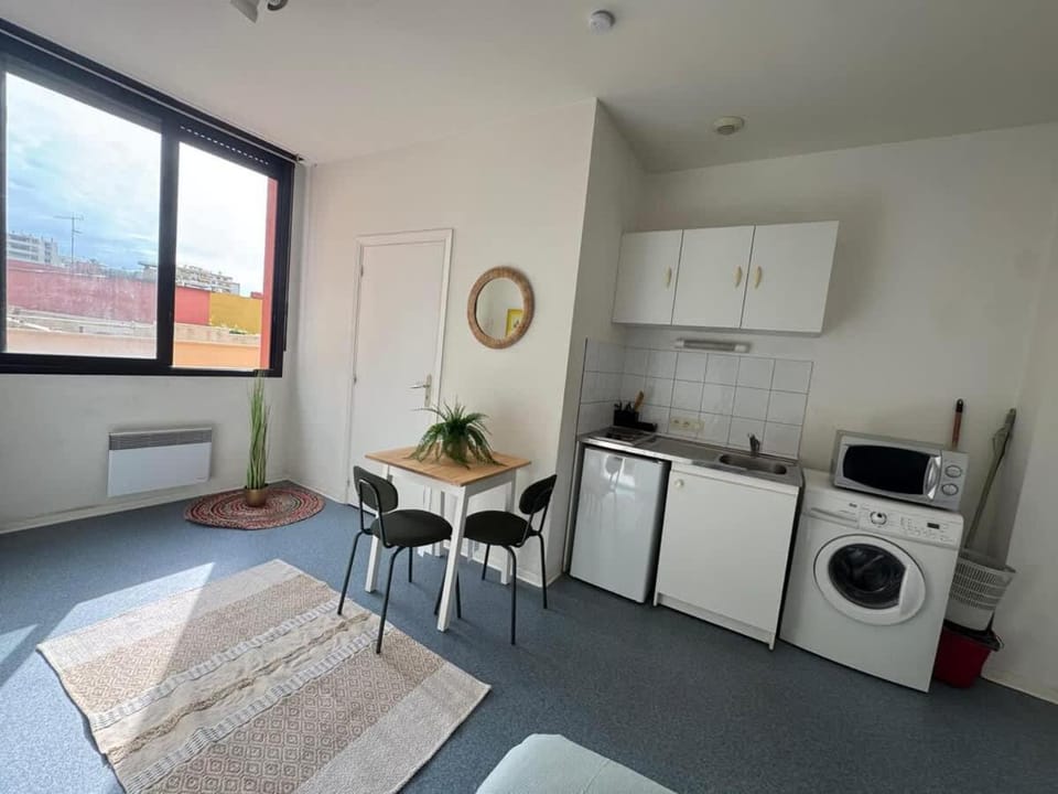 Bright studio in Nice - Mobility lease only - WIFI Apartment in Nice