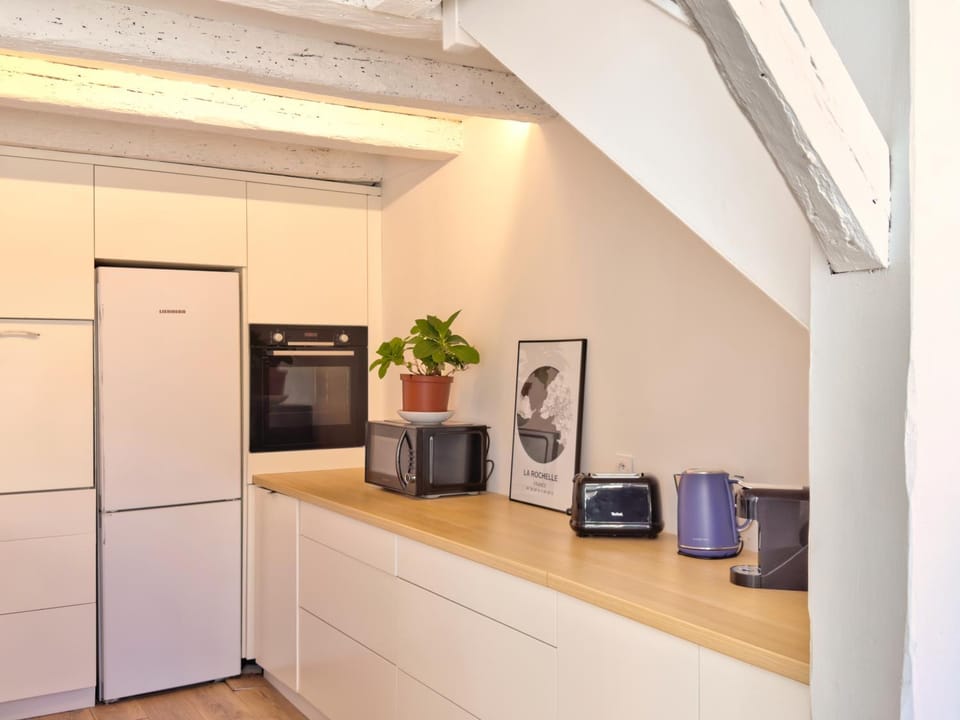 Coffee/tea facilities, Kitchen or kitchenette, oven, toaster