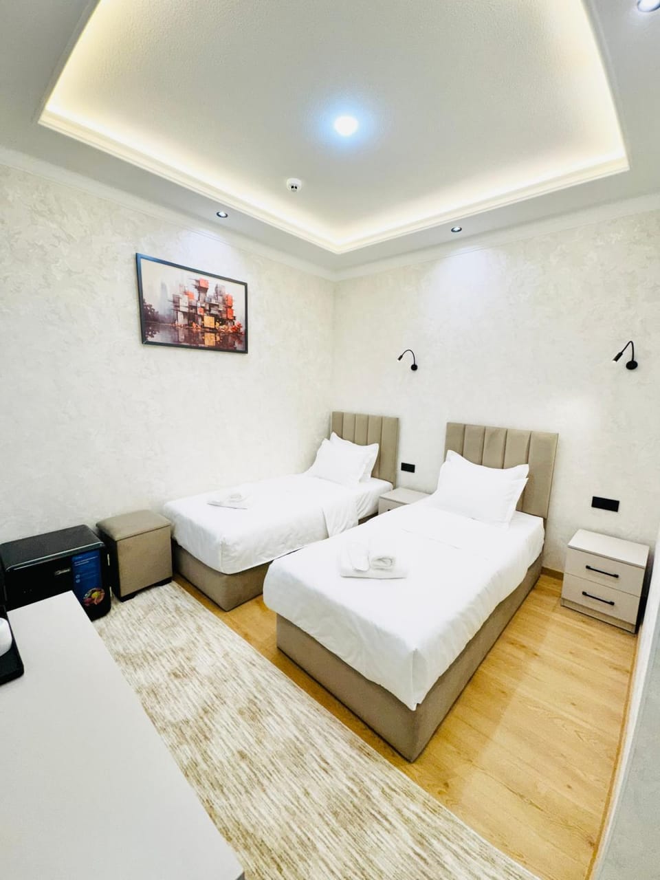 Bed, towels