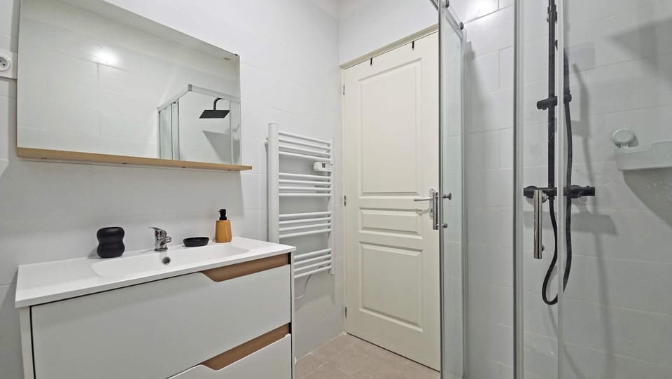 LX149 Studio lumineux fonctionnel - Bail mobilite Apartment in Nice