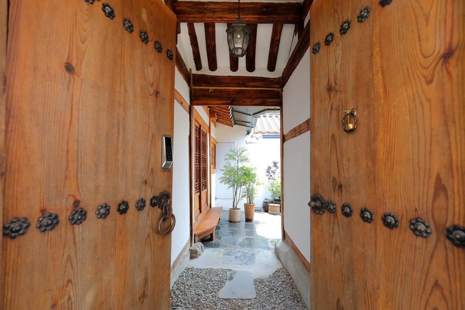 Facade/entrance, Garden, Inner courtyard view