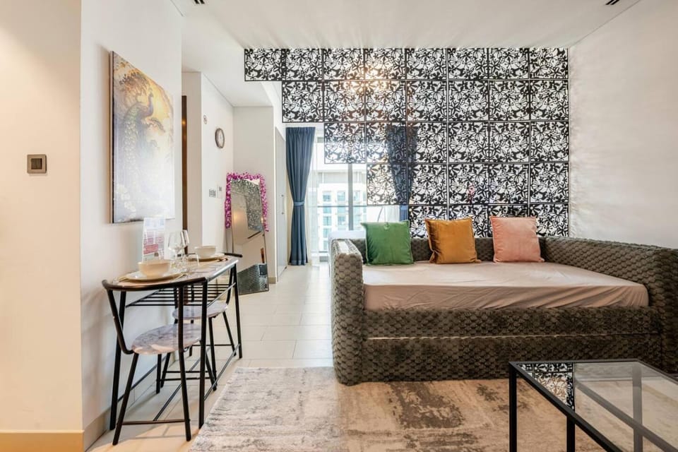 Bed, Living room, Photo of the whole room, Seating area, Bedroom