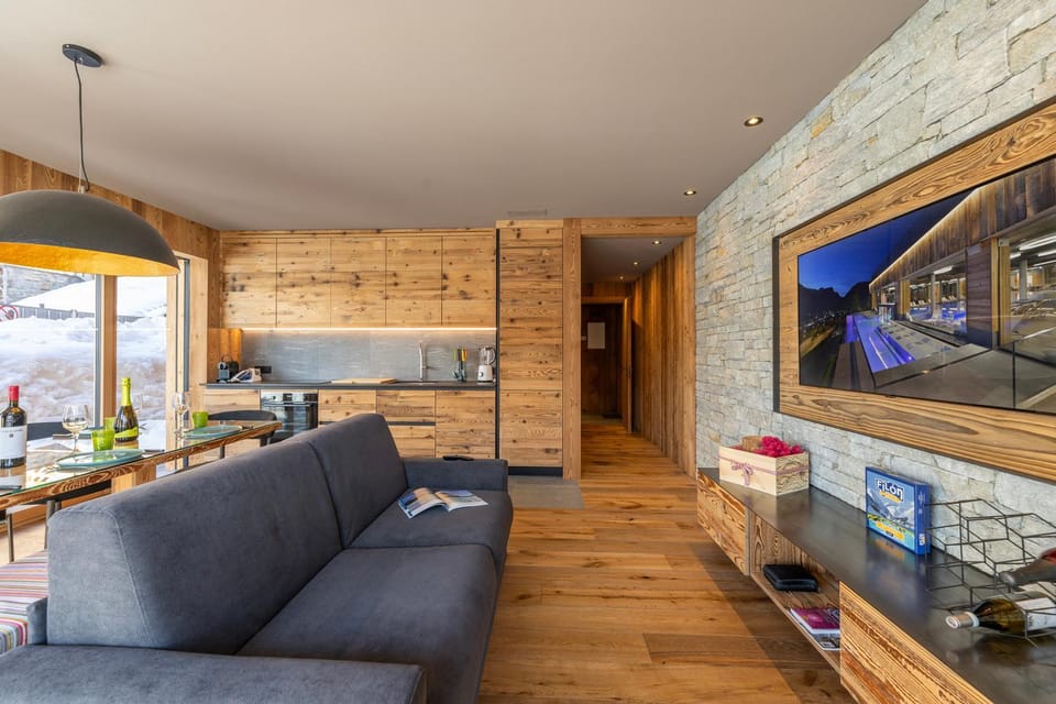 Communal lounge/ TV room, TV and multimedia, Kitchen or kitchenette, Living room
