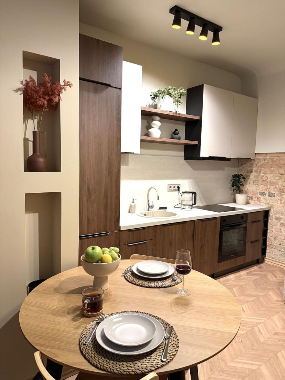 Kitchen or kitchenette, Dining area, stove