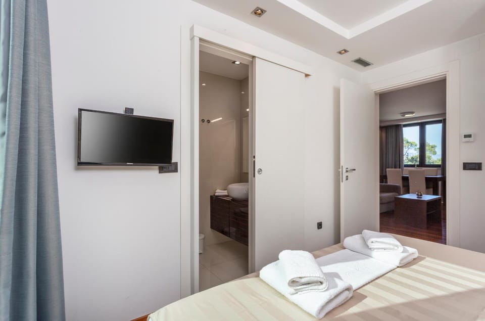 Bathroom, Bedroom