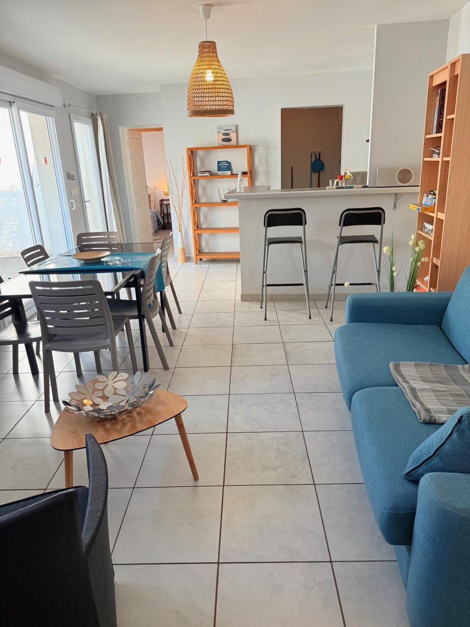 Kitchen or kitchenette, Seating area, Dining area
