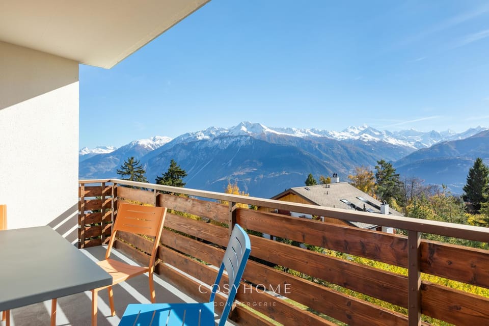 Day, Natural landscape, View (from property/room), Balcony/Terrace, Mountain view