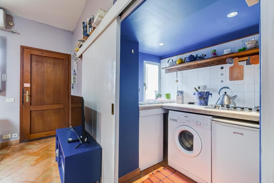 TV and multimedia, Kitchen or kitchenette, stove, washing machine