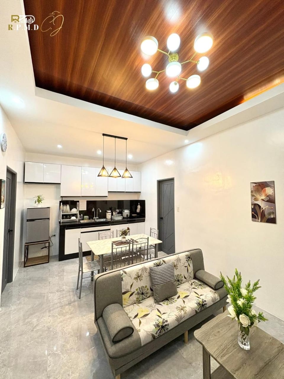 Kitchen or kitchenette, Living room, Seating area, Dining area, pet friendly, stove