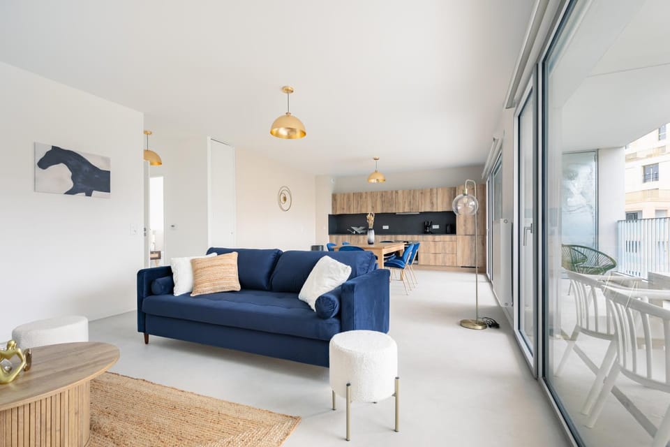 View (from property/room), Living room, Seating area, City view