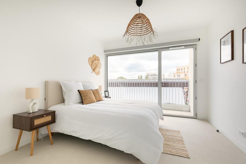 Bed, Photo of the whole room, Bedroom, flat iron