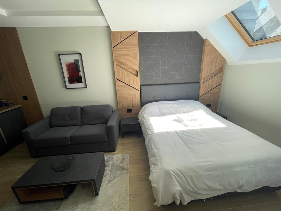 Living room, Bedroom