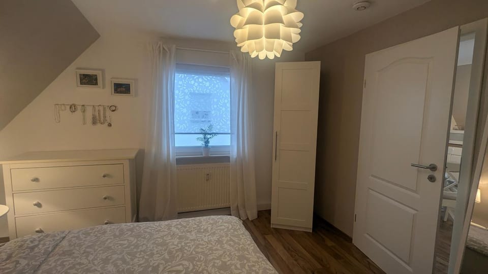 Bed, Photo of the whole room, Bedroom, wardrobe