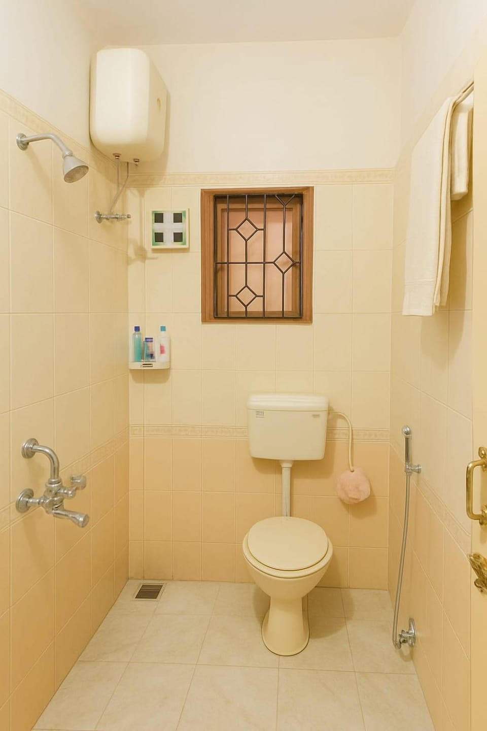 Shower, Toilet, Bathroom, towels