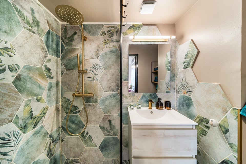 Shower, Bathroom