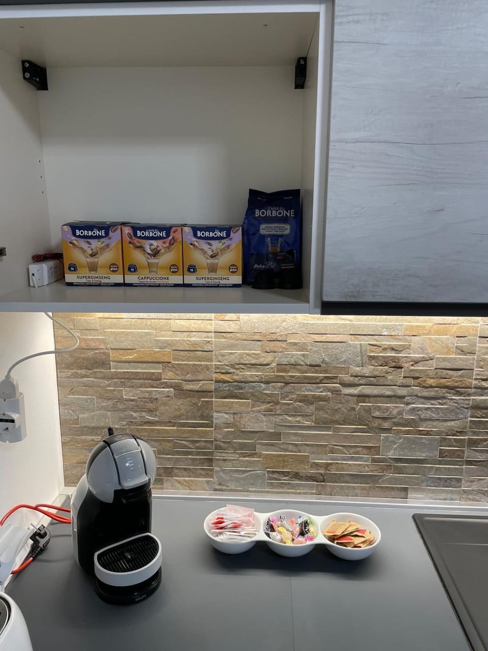 Coffee/tea facilities, Kitchen or kitchenette, Food and drinks