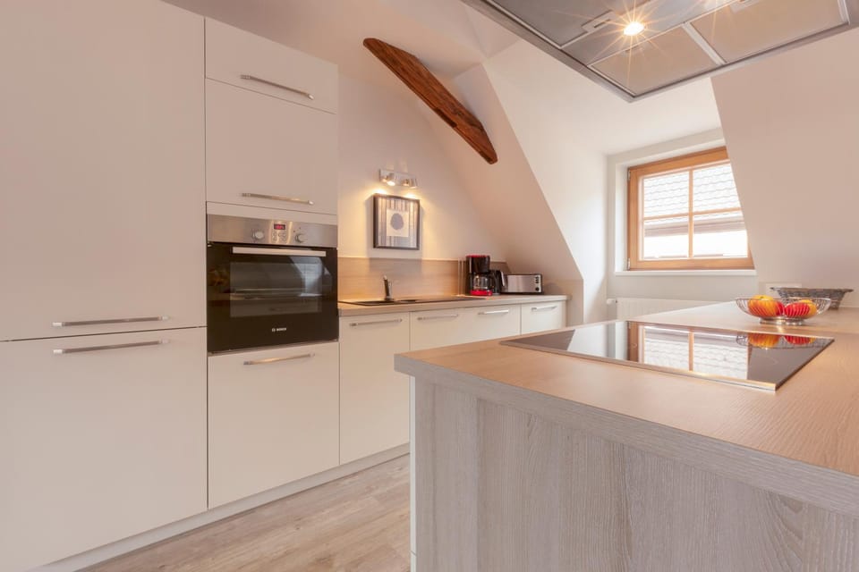 Spring, Kitchen or kitchenette