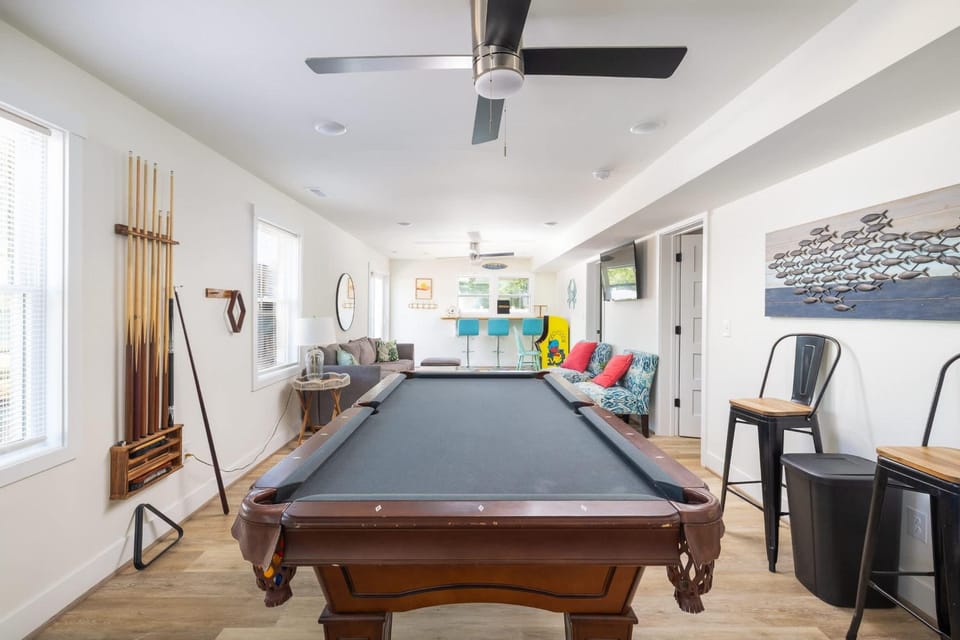 This Home Has It All Location Amenities & More House in Duck