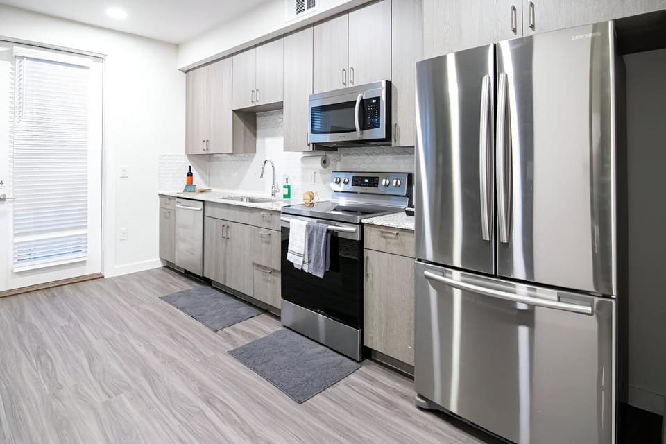 The Library - Comfy Studio Gym & Pet Friendly Apartment in Dallas