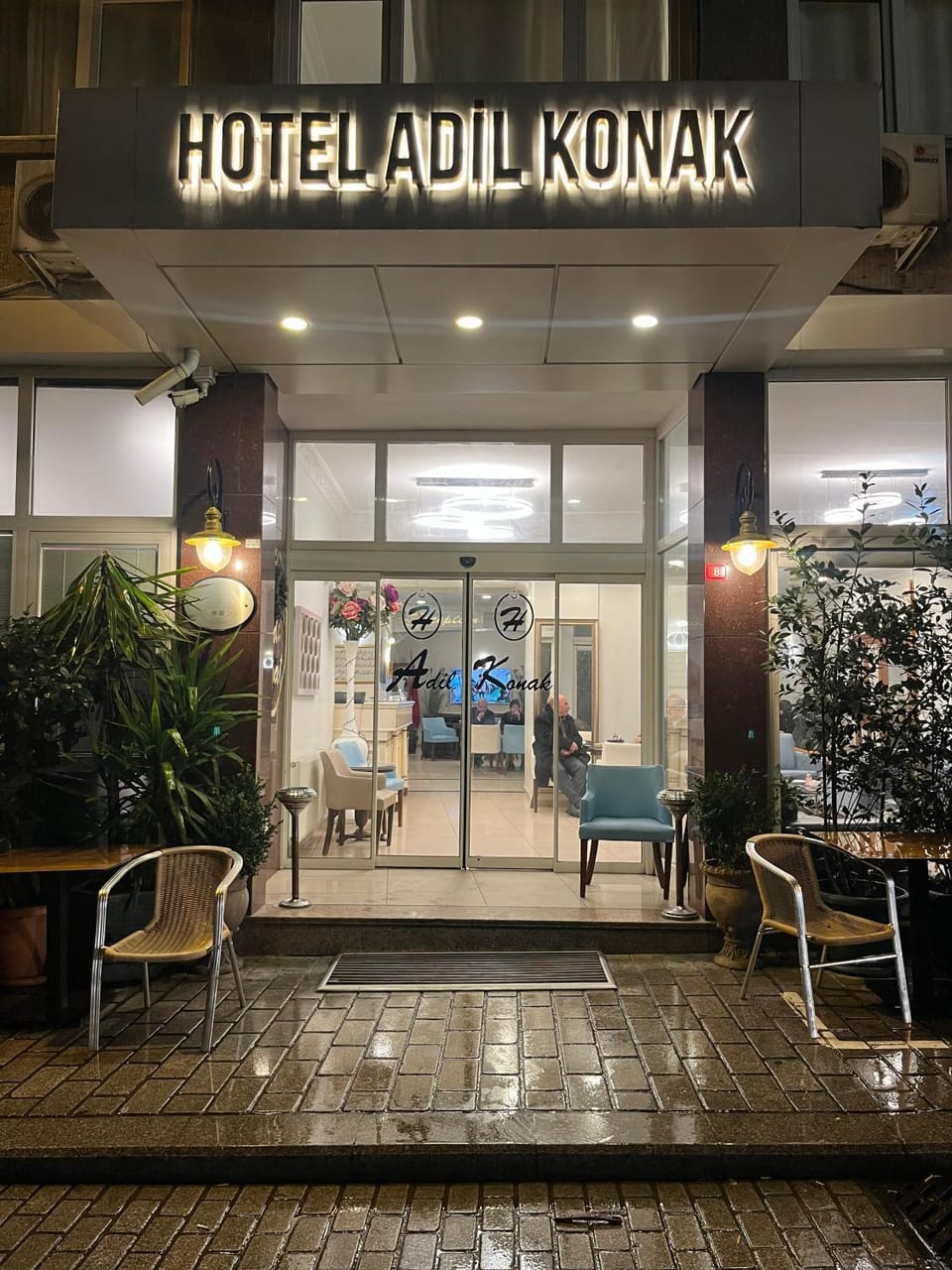 Facade/entrance, Night