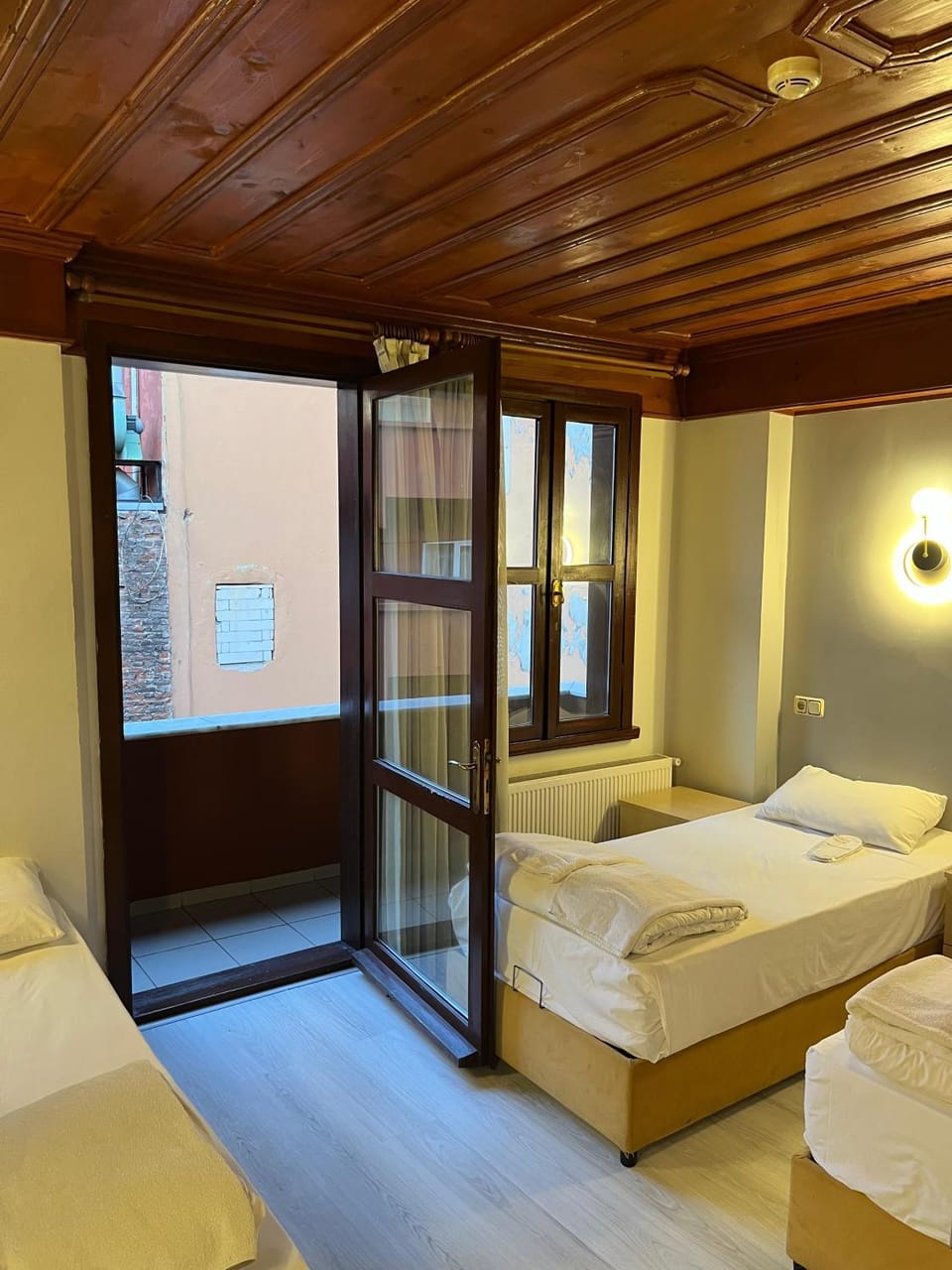 Bed, Balcony/Terrace, towels