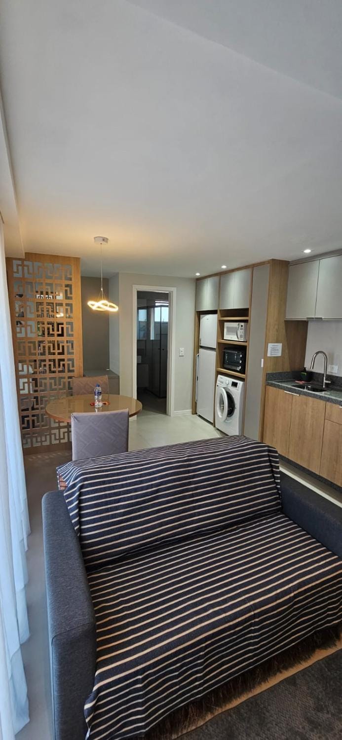 IDEAL PARA VIAGENS DE LAZER OU TRABALHO · CMD503 - Estadia perfeita no água verde Apartment in Curitiba