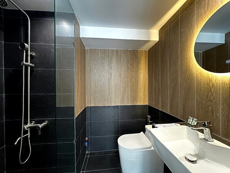 Shower, Toilet, Bathroom