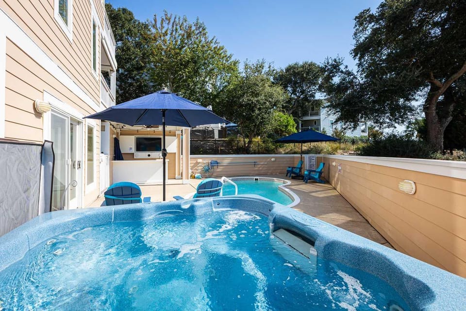 New Listing Game room Private pool & Hot Tub House in Kitty Hawk