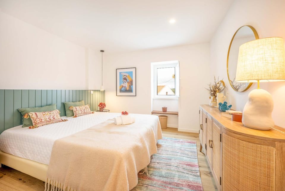 Vila Amorim - Stylish 4BR Home with Jacuzzi House in Santarém District, Portugal