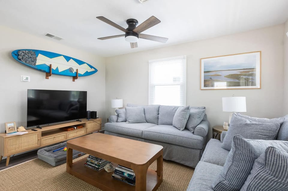 Newly Updated Cottage in the Heart of KDH House in Kill Devil Hills